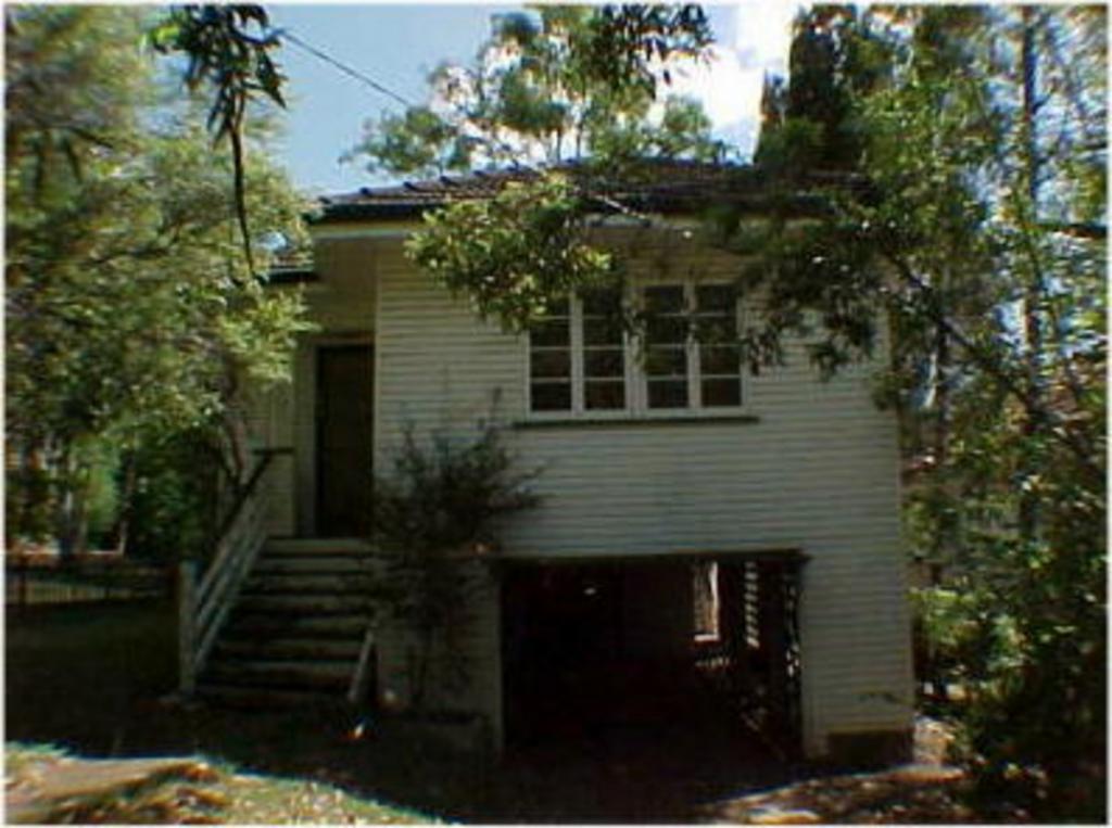 143 Carmody Rd, St Lucia, QLD 4067