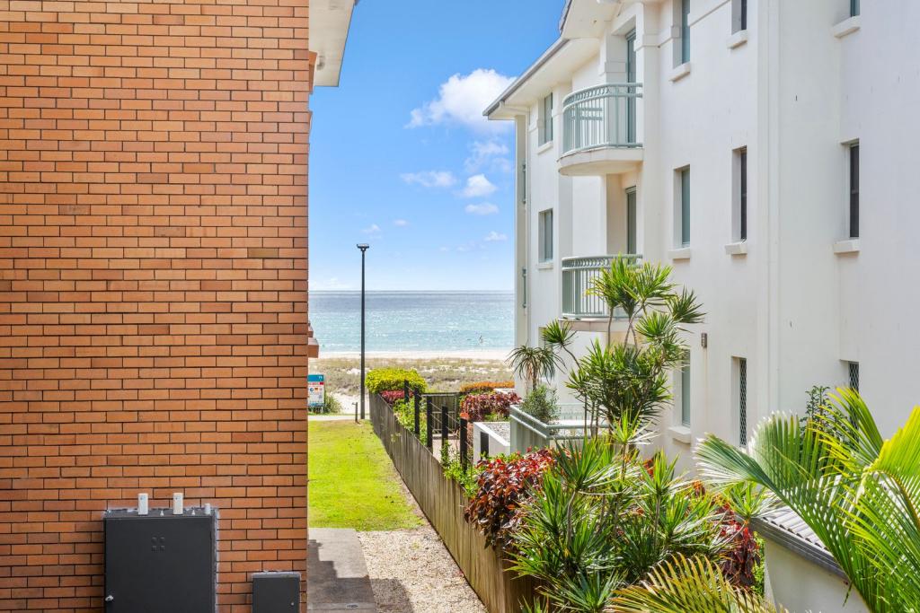 3/265 Golden Four Dr, Bilinga, QLD 4225