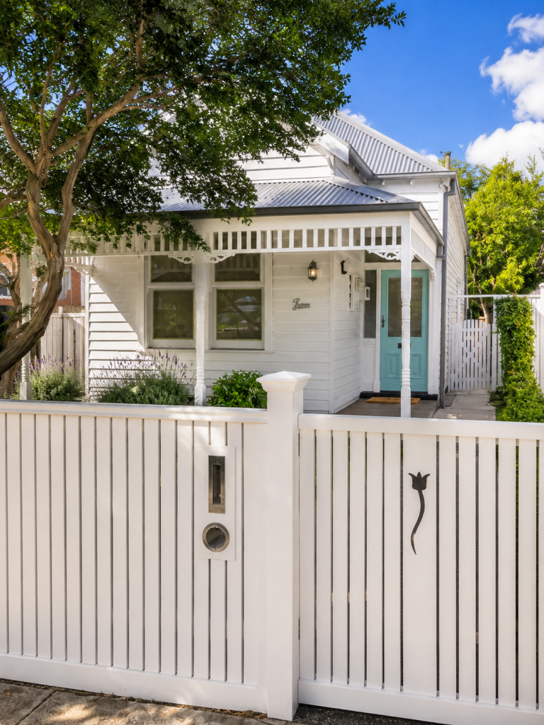 10 Walnut St, Carnegie, VIC 3163