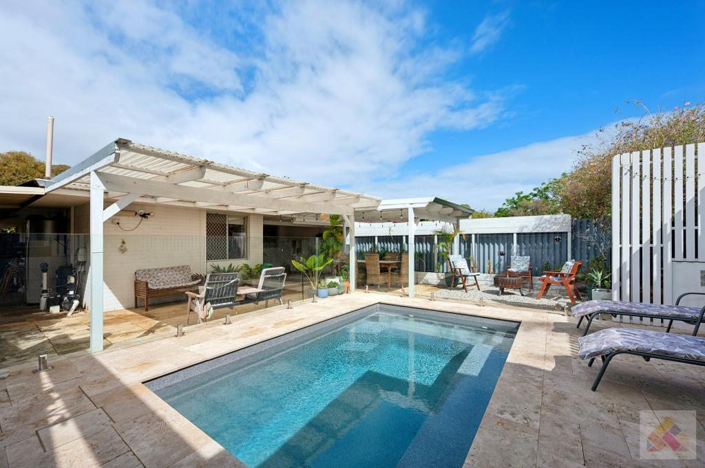 8b Phoenix Rd, Hamilton Hill, WA 6163