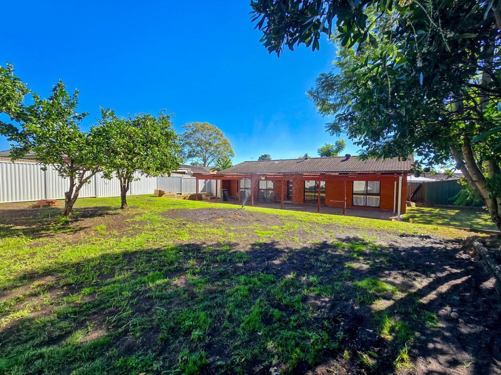 10 Bradley St, Ingleburn, NSW 2565