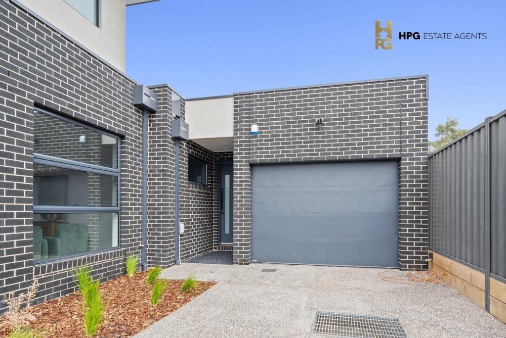 3/7 AYLESBURY CRES, GLADSTONE PARK, VIC 3043