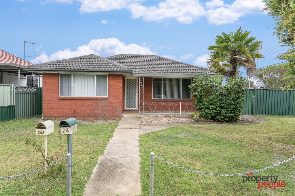 24 First Ave, Macquarie Fields, NSW 2564