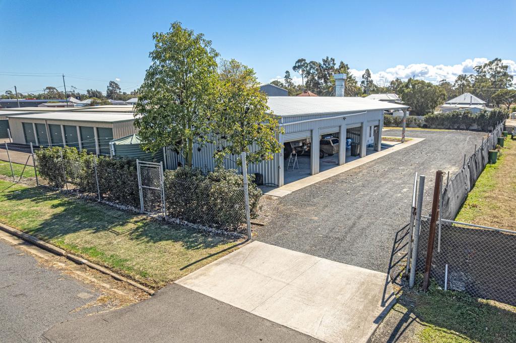 225 Bridge St, Oakey, QLD 4401
