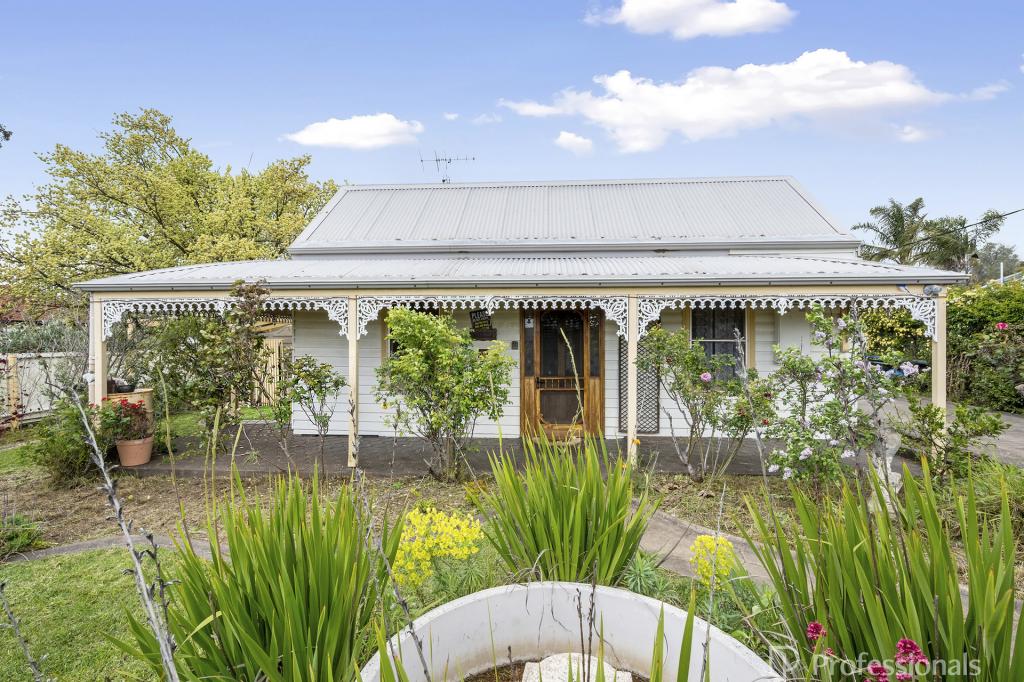 18 Albert St, Maryborough, VIC 3465