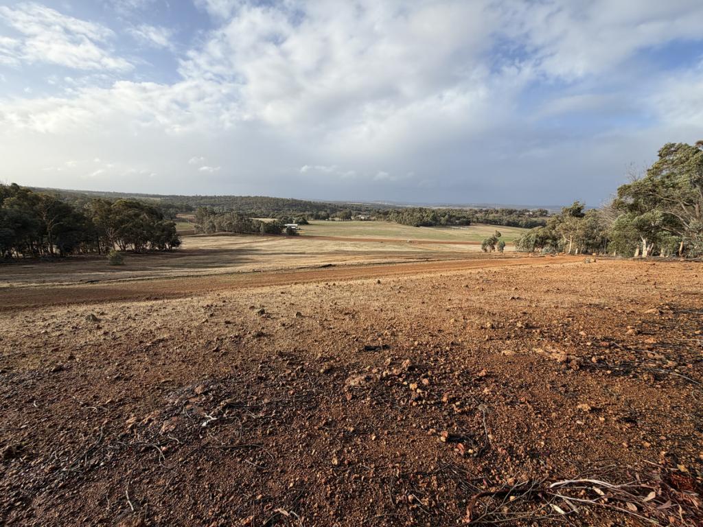 177 O'Connell Rd, Wandering, WA 6308