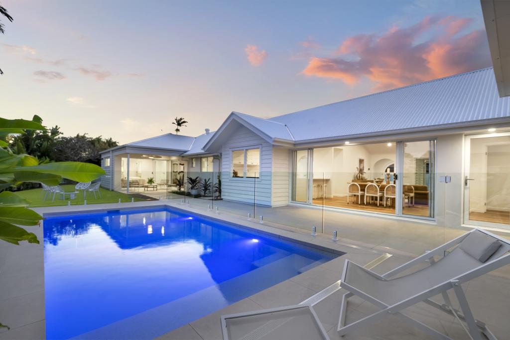 4 CARIB CT, BURLEIGH WATERS, QLD 4220