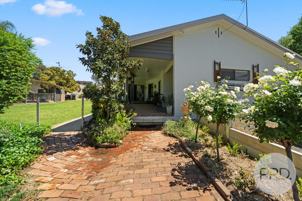 24 Kingsford Smith Rd, Boorooma, NSW 2650