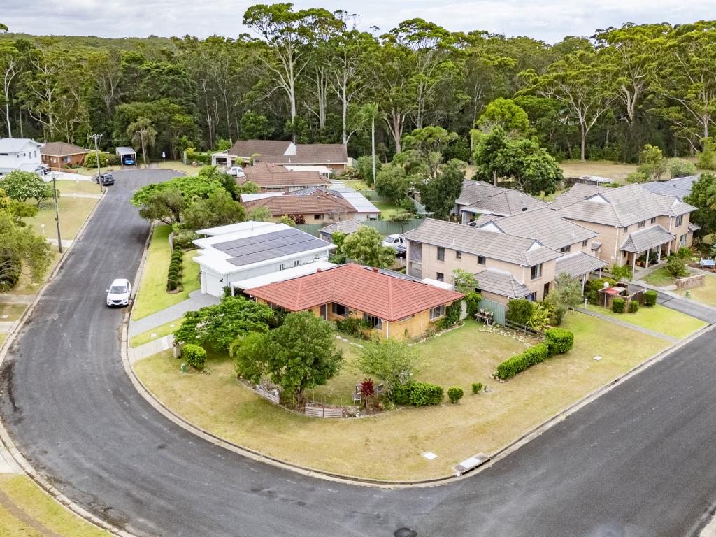 1 Kim Cl, Woolgoolga, NSW 2456