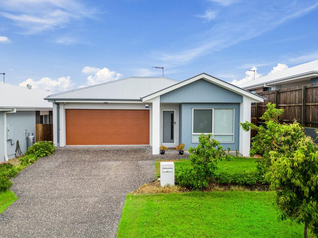 27 Spruce Cct, Hillcrest, QLD 4118