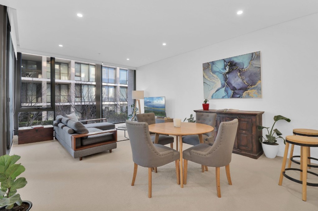 208/13 Spurway Dr, Norwest, NSW 2153