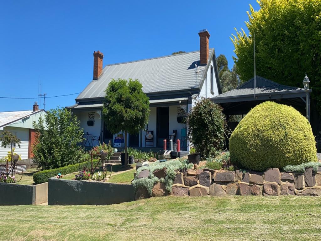 10-12 Manning St, Bombala, NSW 2632