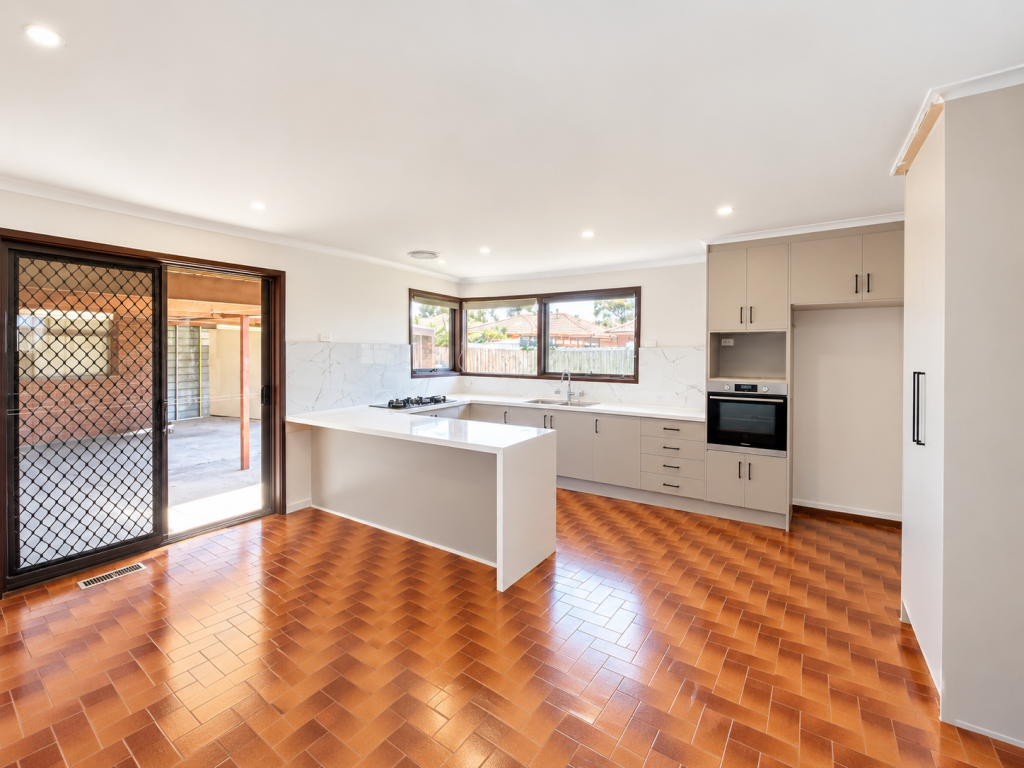 10 KARRI GR, EPPING, VIC 3076