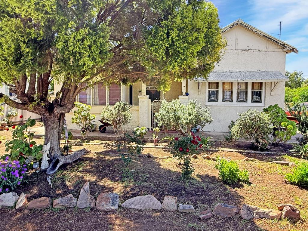38 Waratah St, Leeton, NSW 2705