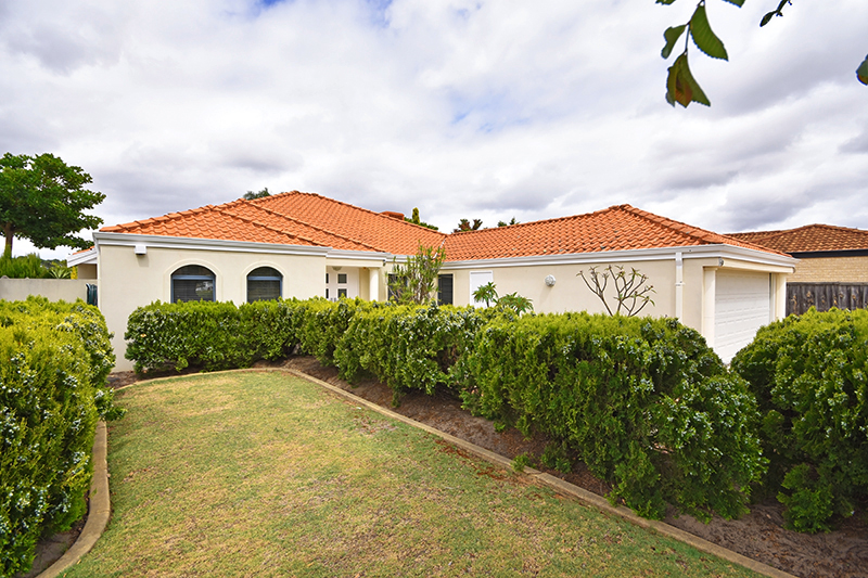 8 PORTOFINO TURN, ELLENBROOK, WA 6069