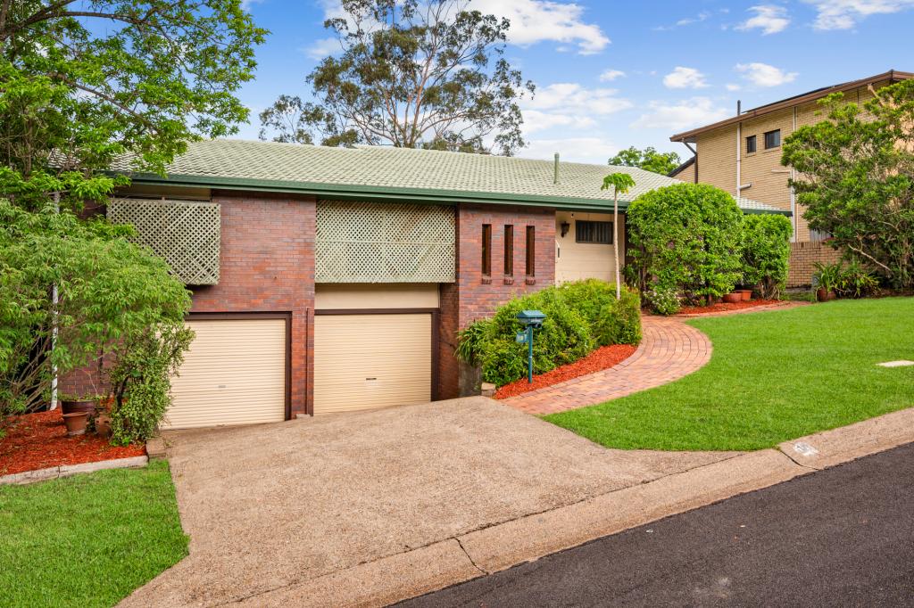 19 Chantilly St, Chapel Hill, QLD 4069