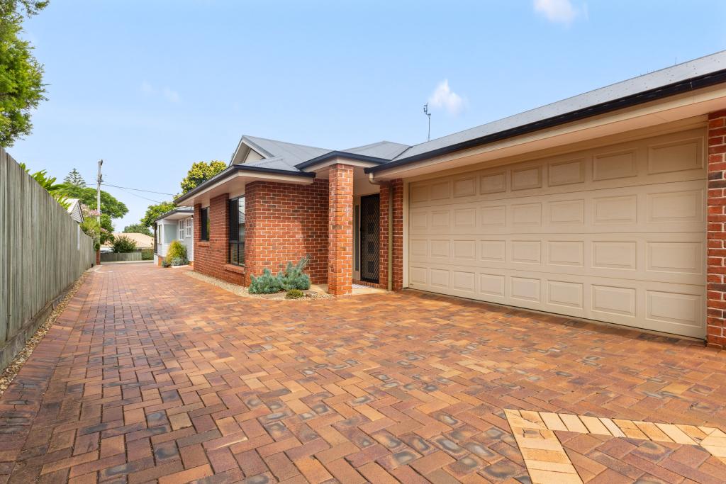 2/349 WEST ST, HARRISTOWN, QLD 4350