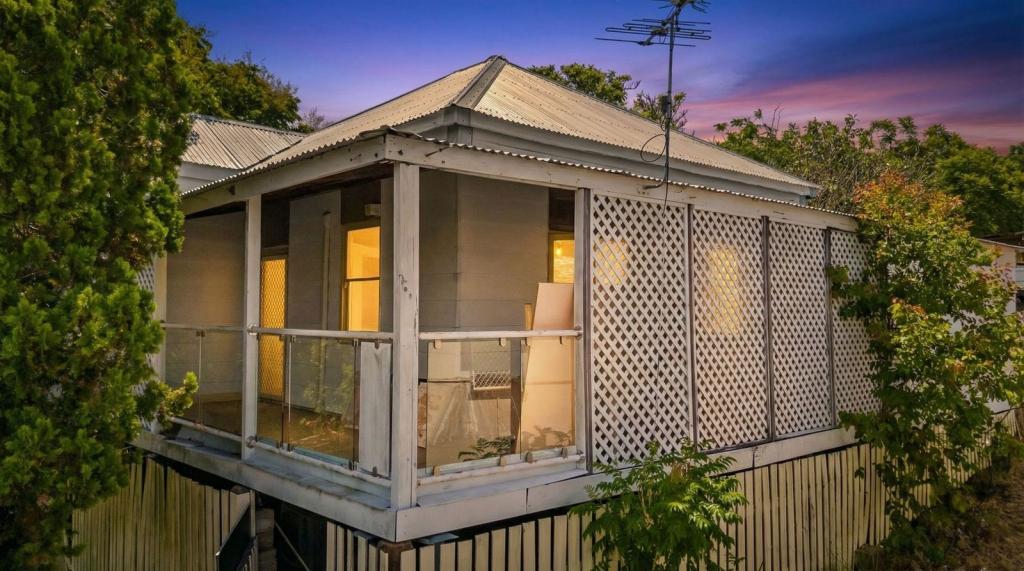 25 Hall St, Mount Morgan, QLD 4714