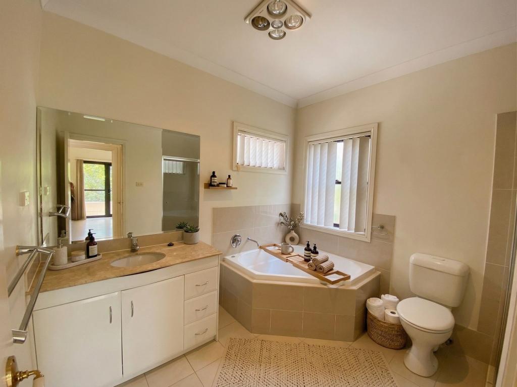 1 Bannockburn Rd, Pymble, NSW 2073