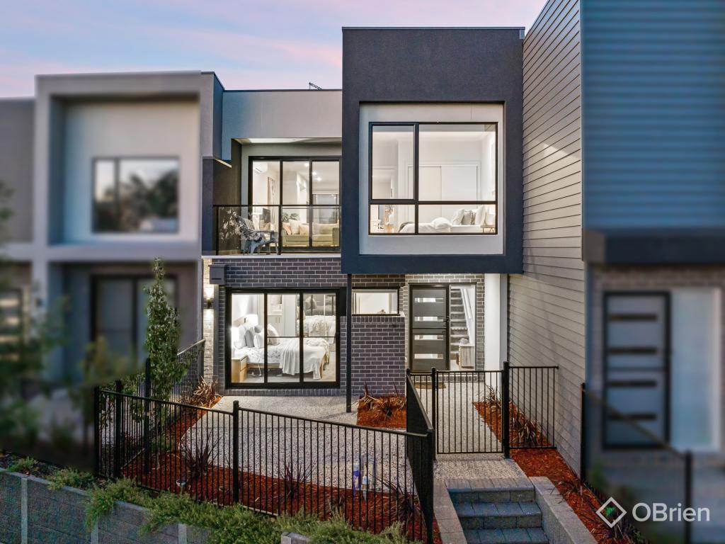 33 Creekview Way, Cranbourne West, VIC 3977