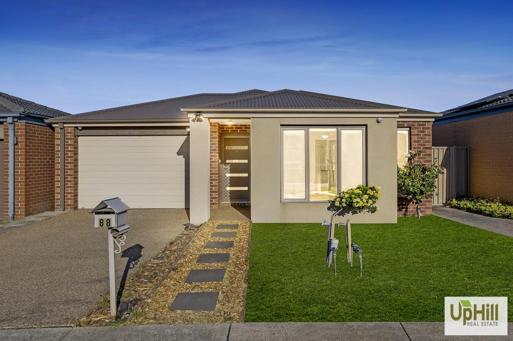 88 Bimberry Cct, Clyde, VIC 3978