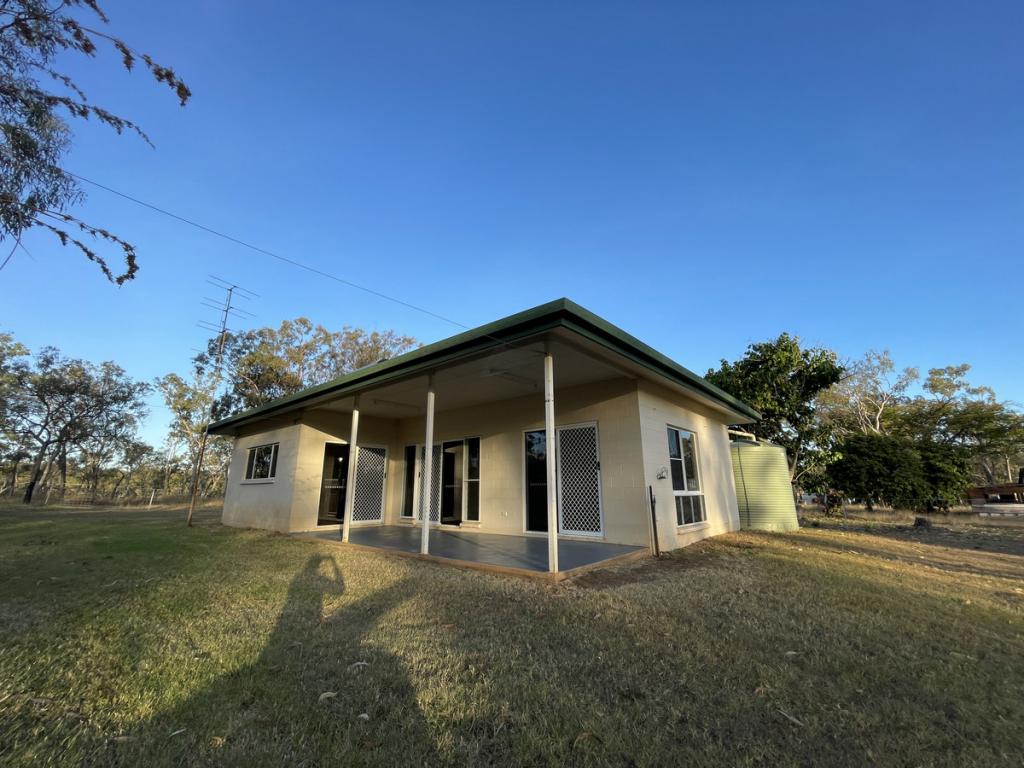 39 WOODLEIGH RD, MILLSTREAM, QLD 4888