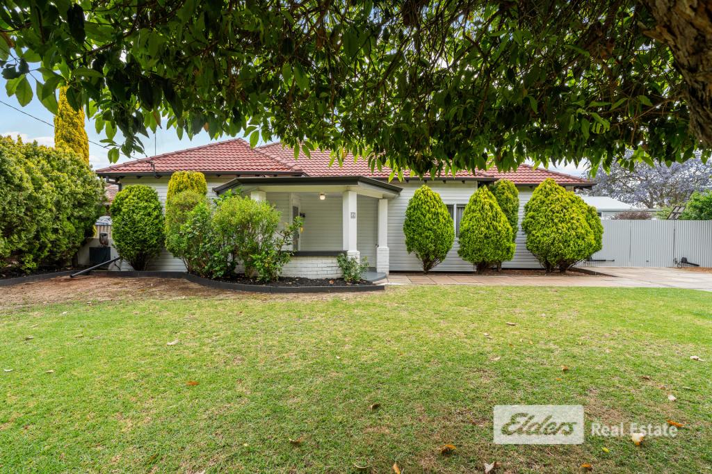 4 SIR JAMES AVE, HARVEY, WA 6220