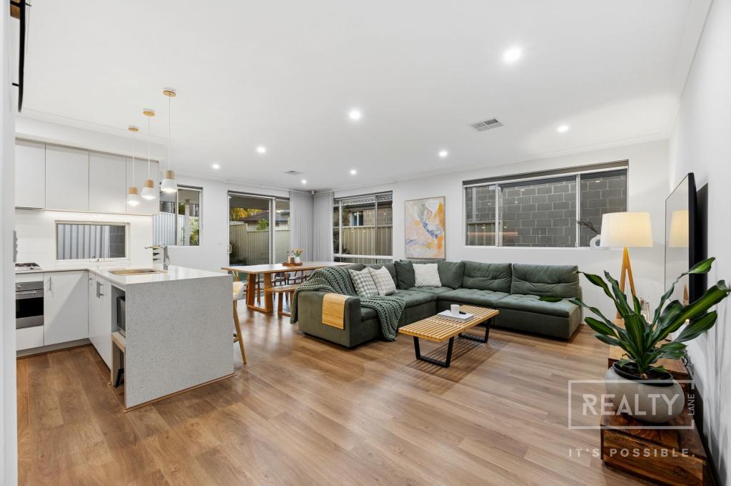 18a Bridgewater Cres, Karrinyup, WA 6018