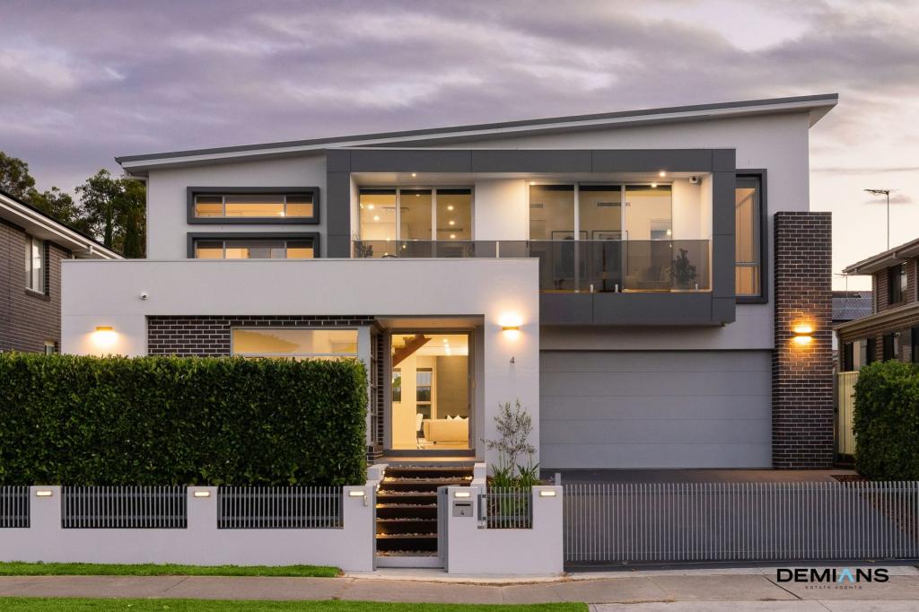 4 Coach Dr, Voyager Point, NSW 2172