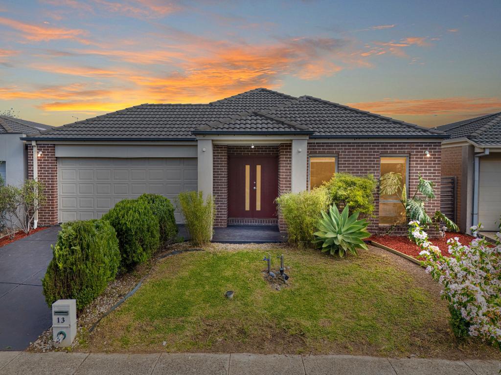 13 Cerbera Bend, Cranbourne North, VIC 3977