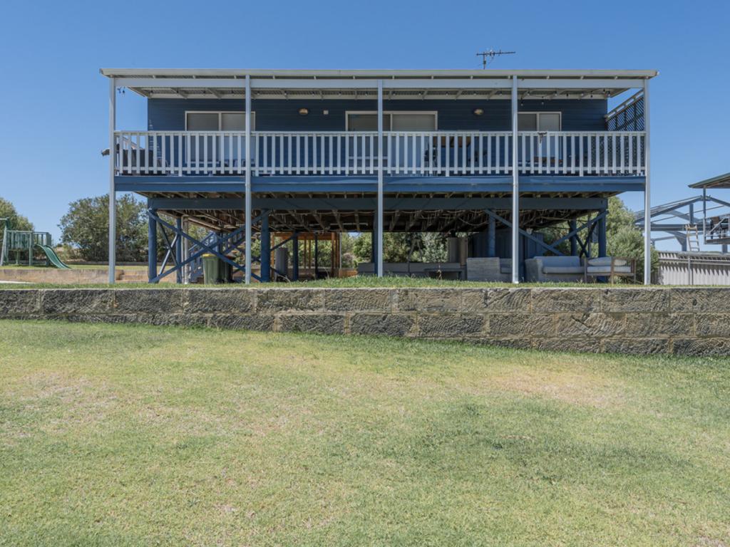 12 Butler Ct, Guilderton, WA 6041