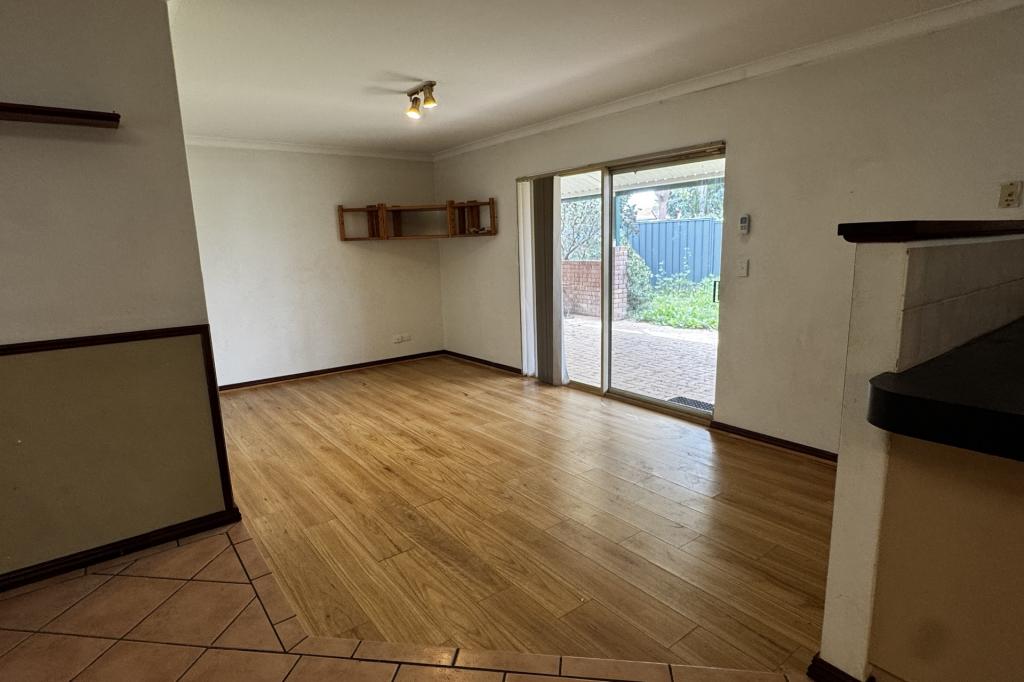 22 Larkspur Pl, Thornlie, WA 6108