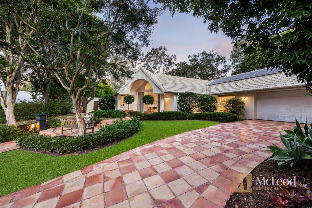 17 Chadston Cl, Kenmore Hills, QLD 4069