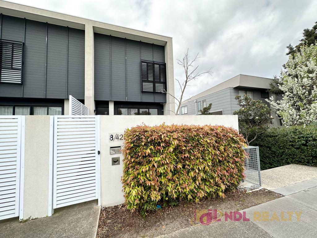 8/425 Warrigal Rd, Burwood, VIC 3125