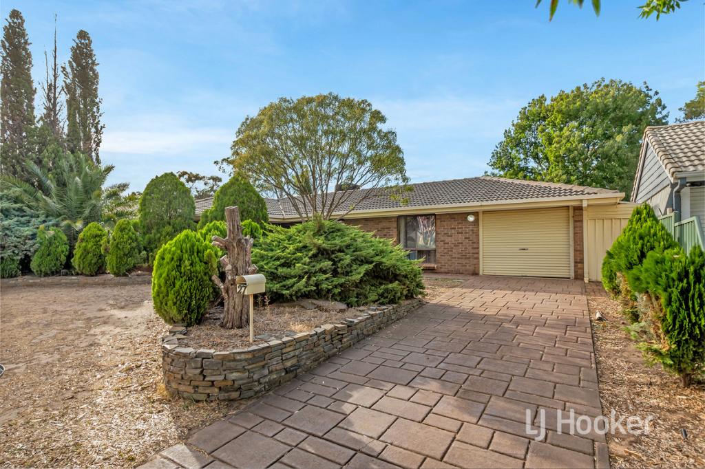 27 Indee Cres, Craigmore, SA 5114