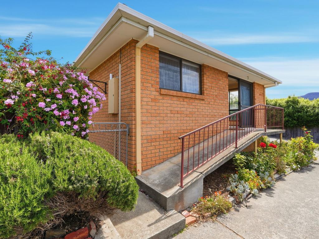 2/3b Shenstone Pl, Montrose, TAS 7010