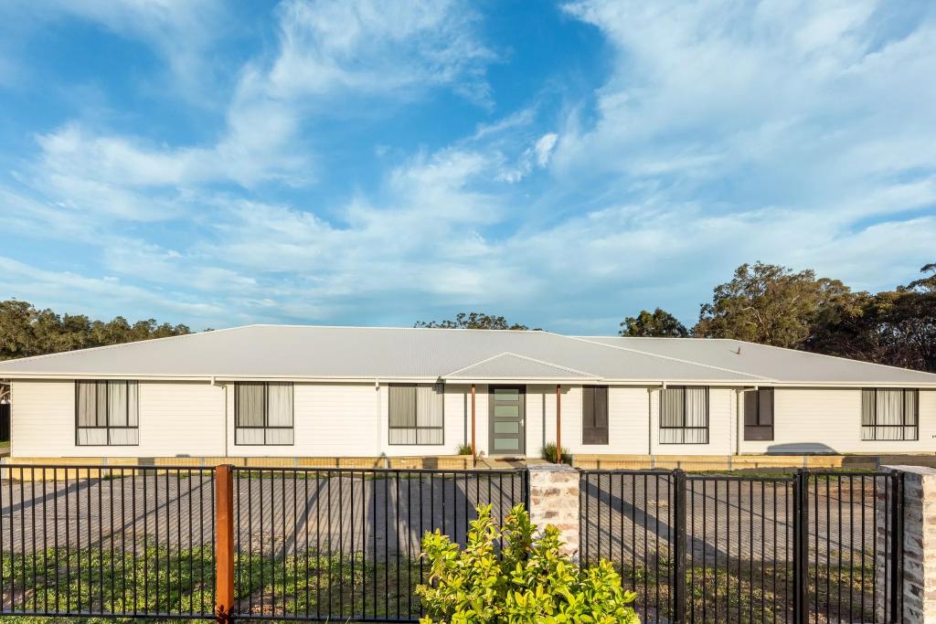 9 Harvest Rd, Medowie, NSW 2318