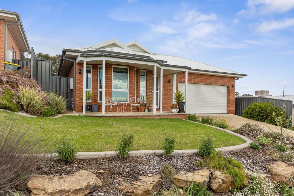 93 Brooklyn Dr, Bourkelands, NSW 2650