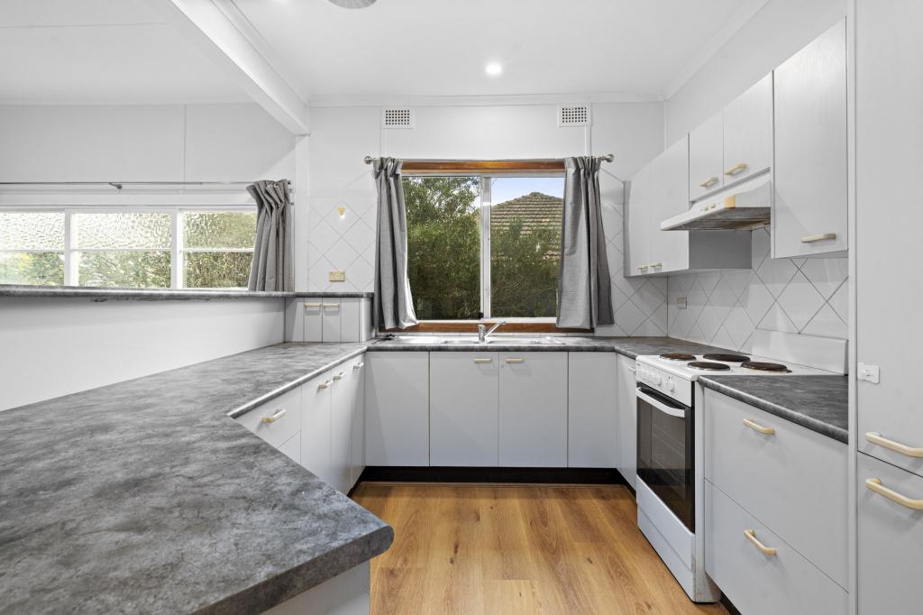 11 Donnison St, West Gosford, NSW 2250