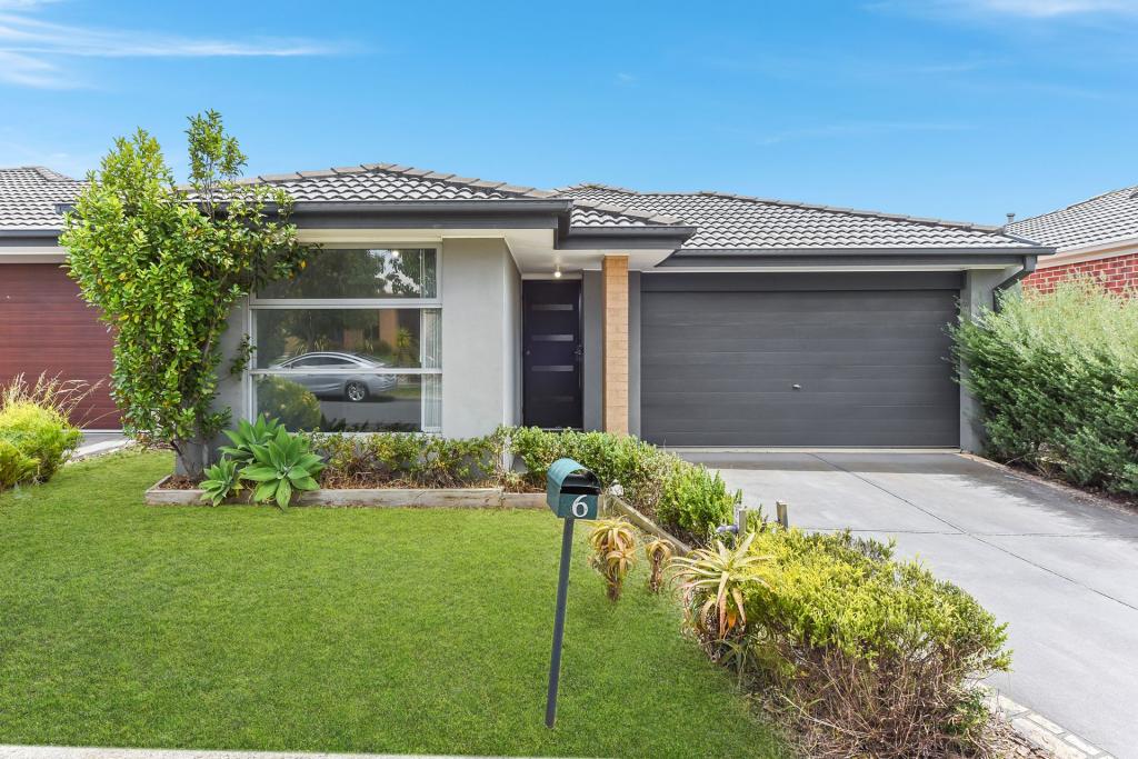 6 Cob Tce, Clyde North, VIC 3978