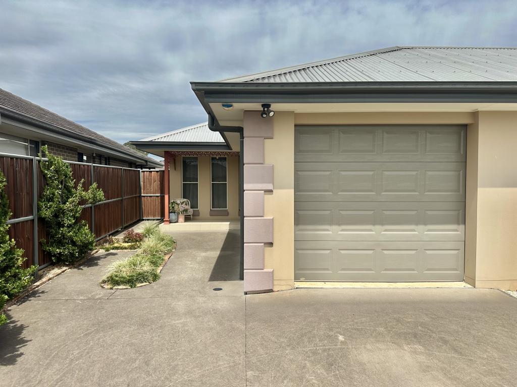 17b Crank Pl, Elderslie, NSW 2570