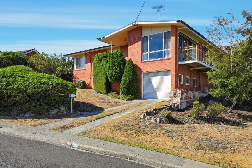 11 St Helens St, Lindisfarne, TAS 7015