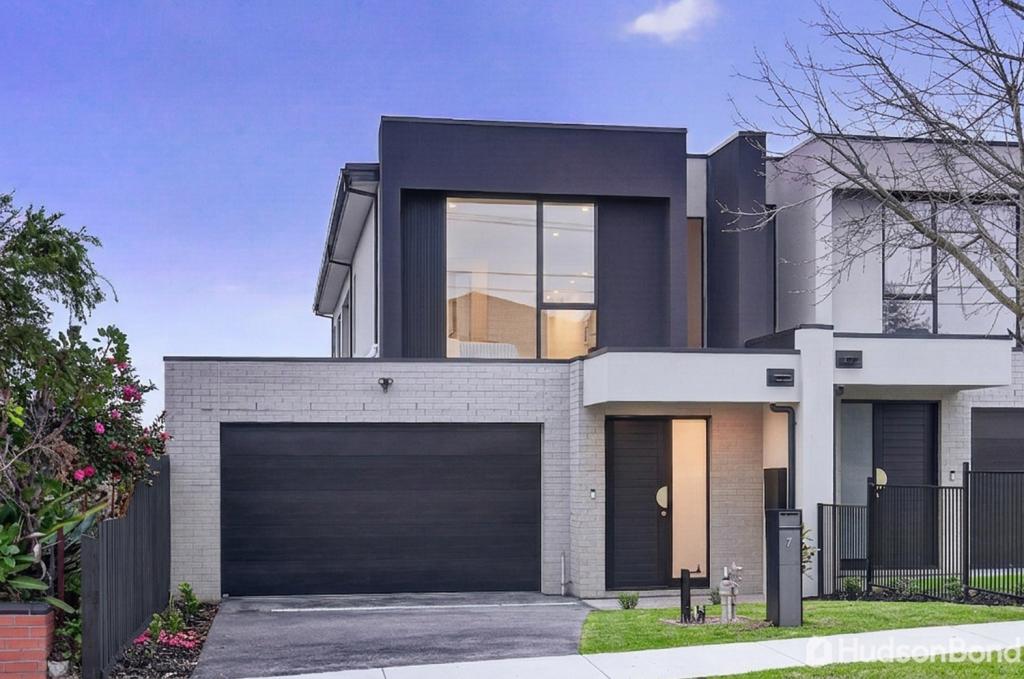 7 HILL VIEW PDE, TEMPLESTOWE LOWER, VIC 3107