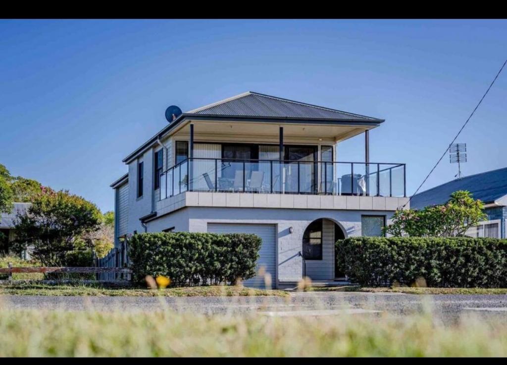 211 Booker Bay Rd, Booker Bay, NSW 2257