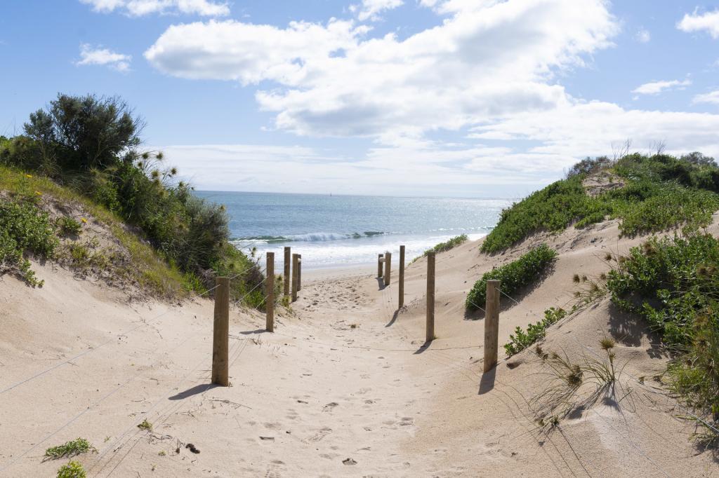 2/68 Hickman Rd, Silver Sands, WA 6210