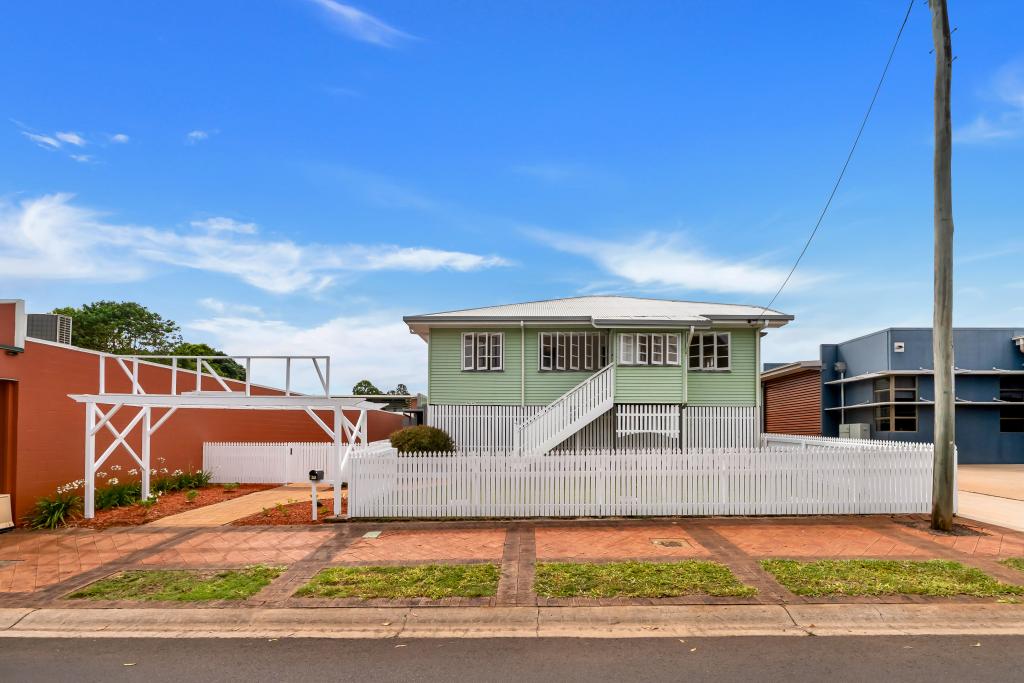 32 MABEL ST, ATHERTON, QLD 4883