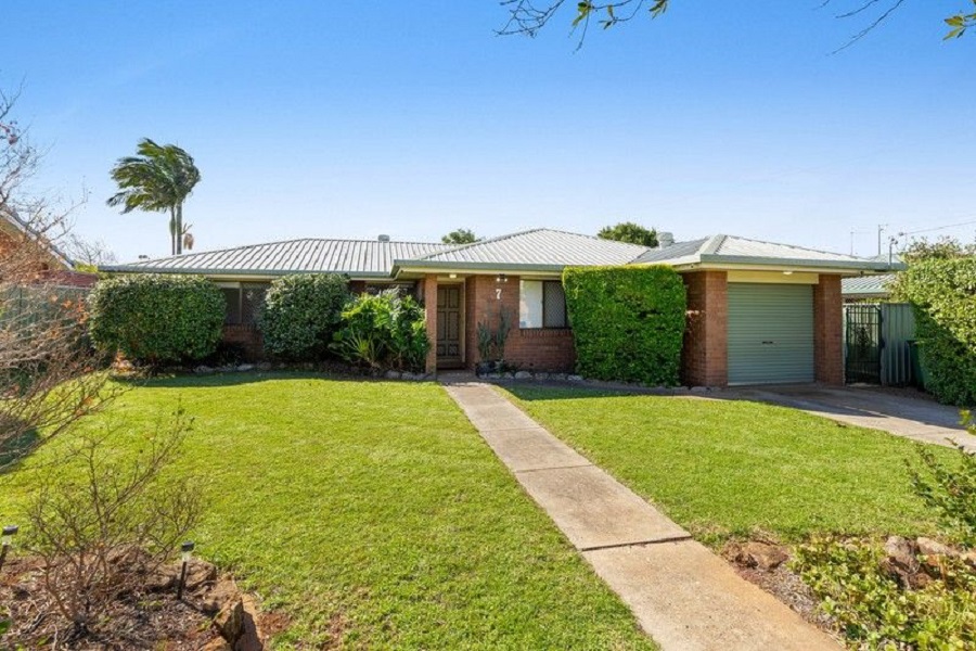7 Barooga Ct, Wilsonton Heights, QLD 4350