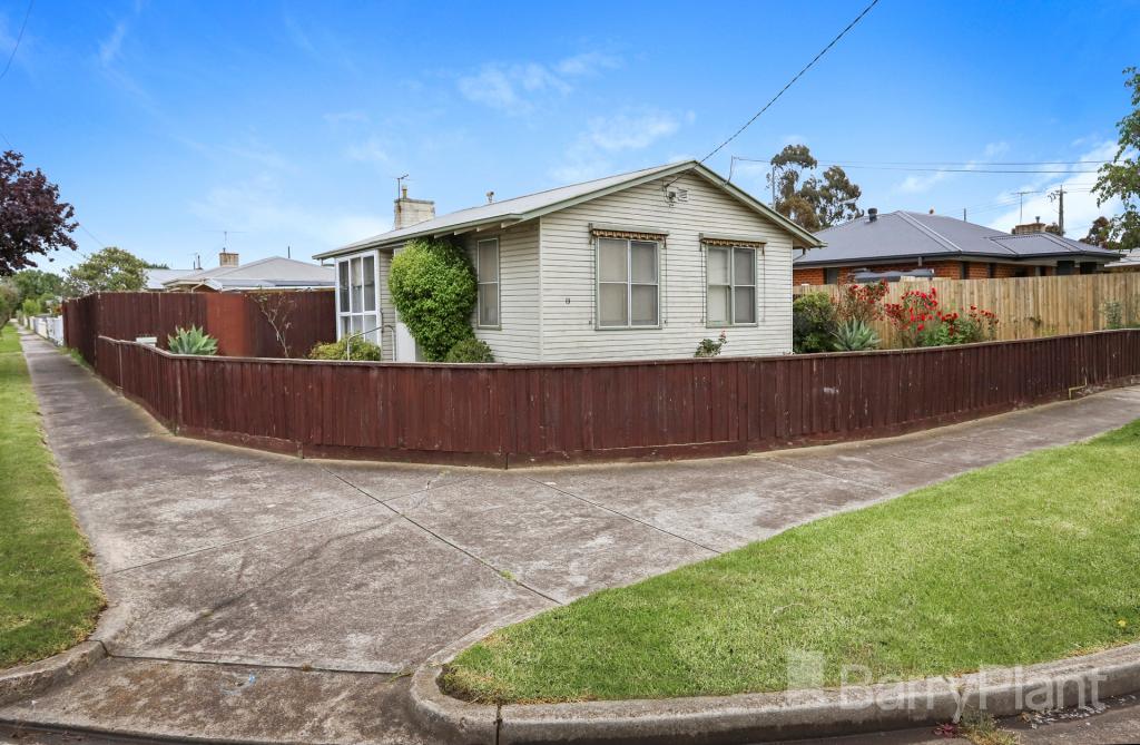 13 Kenneth St, Braybrook, VIC 3019