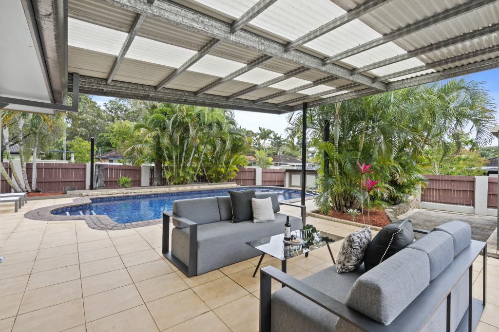 18 Lambros Dr, Benowa, QLD 4217