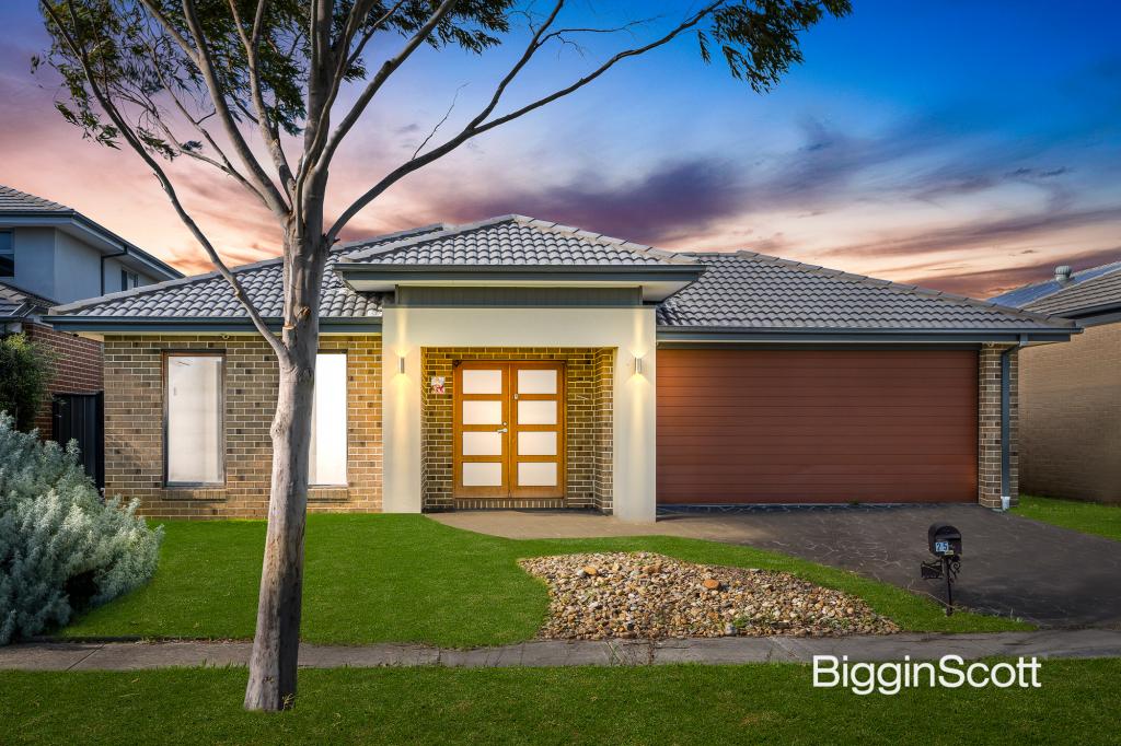 25 Murgese Cct, Clyde North, VIC 3978